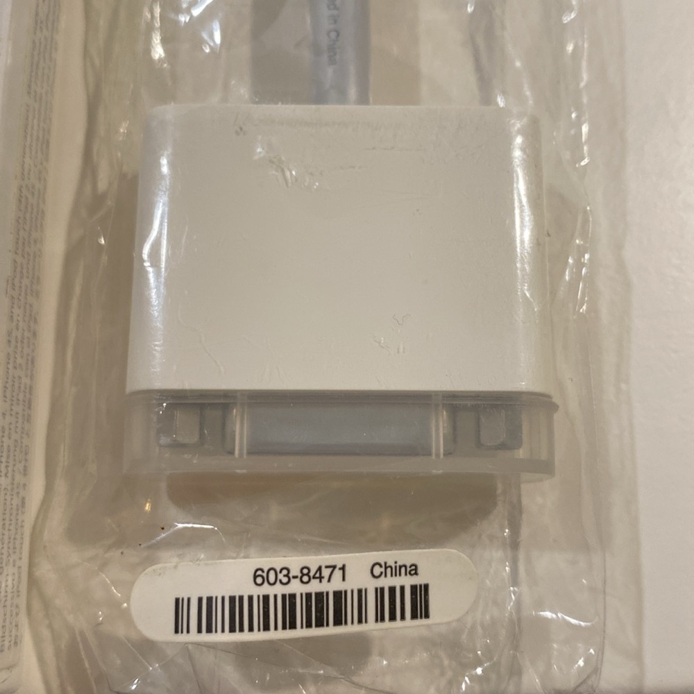 NEW 3x Apple/Mac Products: MC552ZM/B Apple 30-pin, 603-8525 & 603-8471 Adapters - Picture 8 of 13